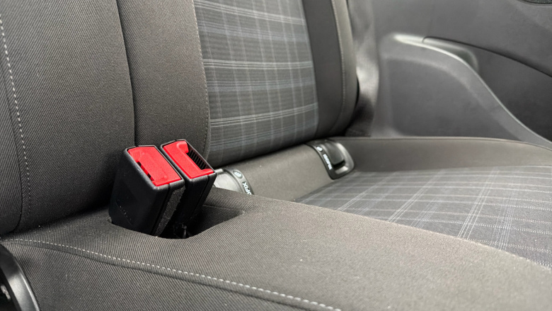 Vauxhall Adam 1.2i Glam 3dr Petrol Hatchback